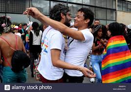 Weil sie »magisches kolumbien« gesehen haben. Bogota Kolumbien 1 Juli 2018 Peopla Teilnehmen Wahrend Der Csd Parade In Bogota Kolumbien 1 Juli 2018 Inmitten Einer Festlichen Atmosphare Hunderte Von Menschen In Bogota Marschierten Und In Mehreren Stadten Kolumbiens Wahrend