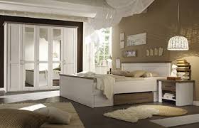 Ebay schlafzimmerbett im kolonialstil dunkelbraun mit zwei passenden nachtkommoden massivholz. Schlafzimmer Im Landhausstil In Weiss Gestalten Furnerama