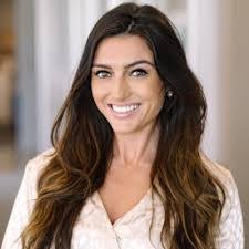 Sarah Tarvin's Instagram, Twitter & Facebook