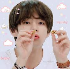 Tae Angels Twt On Twitter Bts Tae Cute V Selebritas Artis Kim