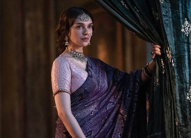 Aditi Rao Hydari had tears in her eyes during 'Azadi' song shoot for  Heeramandi: “My eyes would well up with pride” : Bollywood News - Bollywood  Hungama