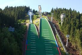 With 1,625 inhabitants (december 2016), it is visited by 144. Zu Den Schanzen Im Kanzlersgrund Oberhof