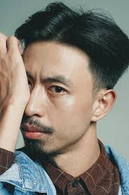 Một góc nhỏ của mọi người. Rapper Ä'en Vau Bá»‹ Chá»‰ Trich Vi Hanh Ä'á»™ng Xáº¥u Xi Táº¡i San Bay