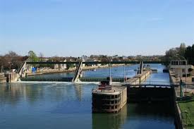 Barrage Ecluse De Creteil Voyage En France L Etranger Voyage