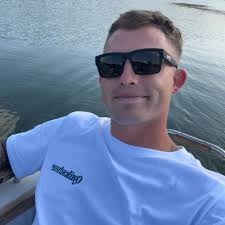 Brand new. Original price 16.99 11 by 13. I have 3 all the same. 5$ a piece  of