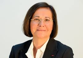 Marie-Aimée Peyron, 3e femme bâtonnier du Barreau de Paris : « J'ai  toujours veillé à être traitée exactement comme mes confrères »