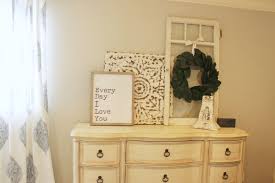 There was a photo where they stacked 2 books in one corver with an orchid on. How To Decorate A Master Bedroom 50 Beautiful Decoration Ideas