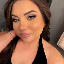 Discussion of Pepe's postcards