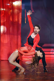 Renata & valentin lusin tanzen mit 360°zahn in düsseldorf durch die mittagspause. Jimi Ist Ehrgeizig Und Hat Spass Interview Mit Let S Dance Profitanzerin Renata Lusin Moers
