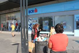 Exceptie fac unitatile bancare care activeaza in cadrul marilor centre comerciale, care vor avea program special. Bancherul Programul Bcr De Sarbatori