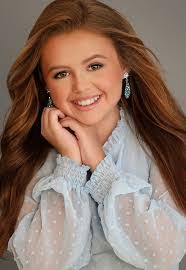 Isabella Robb's Instagram, Twitter & Facebook