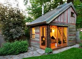 Hippie Peace Freaks The True Scale Of Our Living Needs Chalet De Jardin Habitable Chalet De Jardin Idees Jardin
