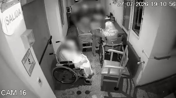 💥⚠ Denuncian a un empleado de un geriátrico por presunto maltrato a dos adultas mayores, Sucedió en Mar del Plata. El hecho se conoció luego de que la responsable del lugar revisó las filmaciones ...