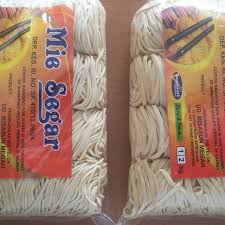 Saat pengurus sbsi solidaritas masuk ke dalam pabrik mempertanyakan ini, awalnya diterima oleh salah seorang satpam. Pabrik Mie Makmur Senen Kota Administrasi Tokopedia