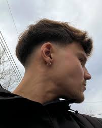 3 mois de sobriété aujourd'hui🧘‍♂️ C'est quoi les bienfaits que j'ai  remarqué... . 1- Stabilité de mes émotions 2- Vision claire de mes  objectifs 3- Routine propice au travail 4- Sommeil grandement