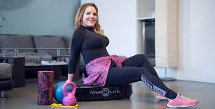 Tóth vera nemcsak a hangjával, hanem csodás alakjával is elkápráztatta a rajongóit. Toth Vera A Kitartas Es A Rendszeres Edzes Meghozza A Vart Eredmenyt Plus Size