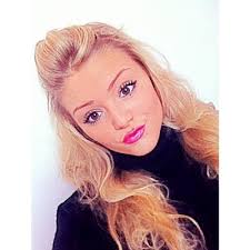 elle wells (@wells_le)