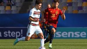 Vítor tiago de freitas fernandes (born 11 february 1986), commonly known as vitinha, is a portuguese footballer who plays as a left back for romanian club cso cugir. Quem Ve Vitinha Desde Miudo Sabe Que E Capaz De Qualquer Coisa Pode Chegar Onde Quiser Sub21 Jornal Record