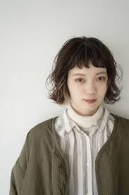 オン眉インナーカラーボブ 表参道の美容室cieca シエカ スタイリスト野元亮太のヘアスタイル 髪型 ヘアカタログ lala ララ インナーカラー ボブ ショートヘア インナーカラー オン眉