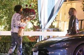 One day later, cara was seen meeting up with. Cara Delevingne Kisses Jaden Smith As He Gives Her A Huge Bouquet Of Roses On Valentine S Day Daily Mail Online