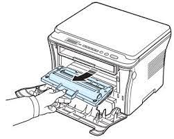 If the printer already has the firmware 1.18fix installed, it is ok just to replace the used cartridge with a new remanufactured cartridge and chip. Samsung Scx 4300 Laserdrucker Multifunktionsgerat Austauschen Der Tonerkartusche Hp Kundensupport