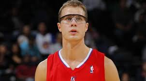 Eye injury continues to keep scheyer off court. Jon Scheyer Has Something On Amare Stoudemire Wralsportsfan Com