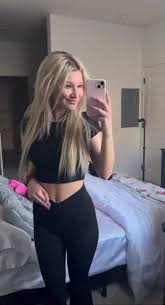Girl wearing diaper under leggings. - ThisVid.com