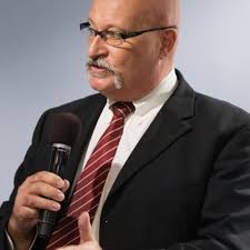 Robert Carberry's Instagram, Twitter & Facebook