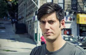 Comunicador Claudio Fuentes, miembro de Estado de SATS, llega a Estados  Unidos