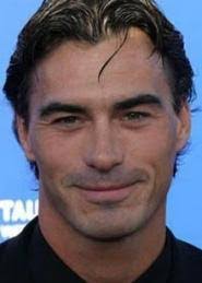 Derek Schreck's Instagram, Twitter & Facebook