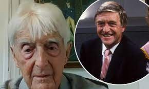 Michael parkinson has taken a jibe at russell brand, branding him 'pointless' and likening him to a dog. Y Ewha8u27sovm