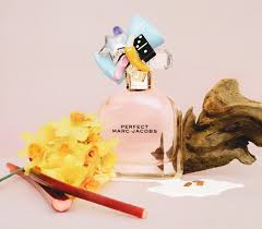 Perfect de marc jacobs es una fragancia de la familia olfativa para mujeres. Marc Jacobs Perfect New Fragrances
