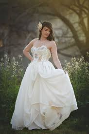 Preise vergleichen und bequem online kaufen! Wildblumen Bestickt Brautkleid Blume Hochzeitskleid Bestickt Etsy