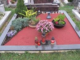Pflegeleichte Grabbepflanzung Von Sommer Bis Winter Tipps Und Ideen Grabbepflanzung Bepflanzung Und Gartenarbeit