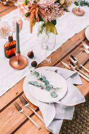 Friendsgiving Menu Ideas Table Decor For 2018 Thanksgiving Table Settings Dinner Table Setting Table Decorations