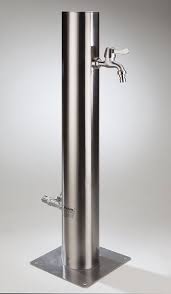 Aus granit,edelstahl,cortenstahl in verschiedenen formen und materialien. Wasserzapfsaule Edelstahl Wasserzapfsaule Wasserzapfstelle Wasserhahn Garten