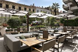 Resultat De Recherche D Images Pour Terrasse Restaurant Design Maisons Contemporaines Terrasse Hyeres