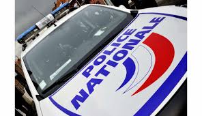 Faits Divers Paris Un Homme Se Tue A Coups De Fourchette