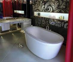 The brioso freestanding bathtub is part of the new maax professional line designed for the trades. Jazz F Maax