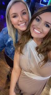 HAPPY BIRTHDAY to my beautiful Robyn McGinnis ! I hope you have the most  amazing day and I love you so much! 🩷🩷🩷