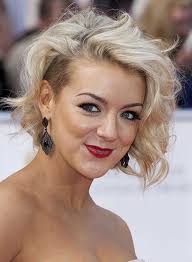 Les coiffures bob, cheveux mi long retro. La Coupe Undercut Tres Tendance 40 Modeles Pour Vous Tenter Lors De Ce Changement