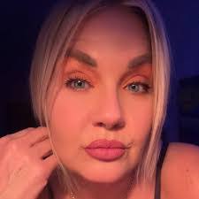 Tabatha Barker's Instagram, Twitter & Facebook