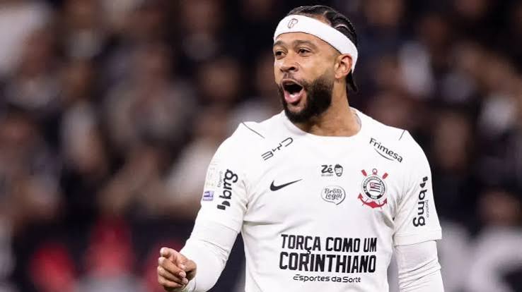 Memphis detona diretoria do Corinthians: "Sou for&ccedil;ado a reagir com firmeza" | CNN Brasil