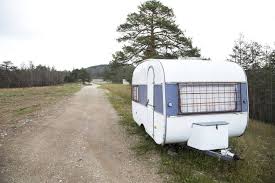 Slideouts usually malfunctions and having them fixed is not cheap. 7 Simple Travel Trailer Models With No Slide Outs Camper Report