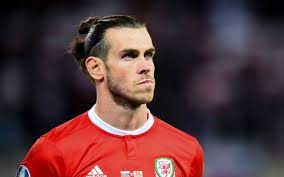 However, this not the first time wales have played around with their photos. Gareth Bale Und Sein Kontrast Zwischen Real Madrid Und Wales