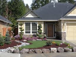 It should look inviting to your guests, provide a space you can spend time, and most of all, bring you joy perhaps your backyard has been getting all the attention, but creative front yard landscaping ideas can make your phoenix home a showstopper. Front Yard Landscaping Great Use Of A Small Space Flickr