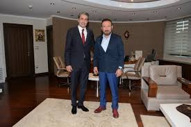 Erkan petekkaya dizileri neler, boyu kaç? Unlu Sanatci Petekkaya Izmit Teki Tarihi Acilisa Gelecek