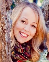 Renee Beck's Instagram, Twitter & Facebook