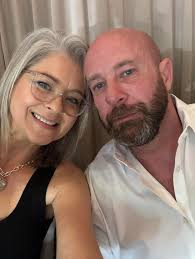 Yesterday, Khloe and I flew out to Louisville, Kentucky for the “Run 4 The  Roses Classic” 🏀 She has four games this weekend and we're already having  so much fun! She's the