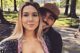 Carol Portaluppi reata namoro e se declara: "Minha loucura necessária"